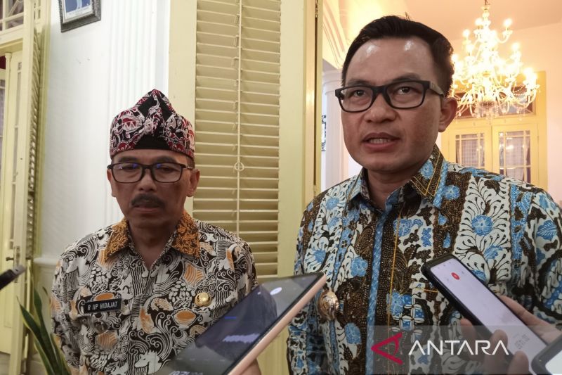 Pemkab Cirebon dan Kuningan teken kerja sama penanggulangan bencana alam