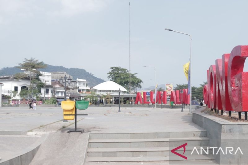 Alun-alun Gadobangkon Sukabumi dijadikan sebagai sarana edukasi dan wisata