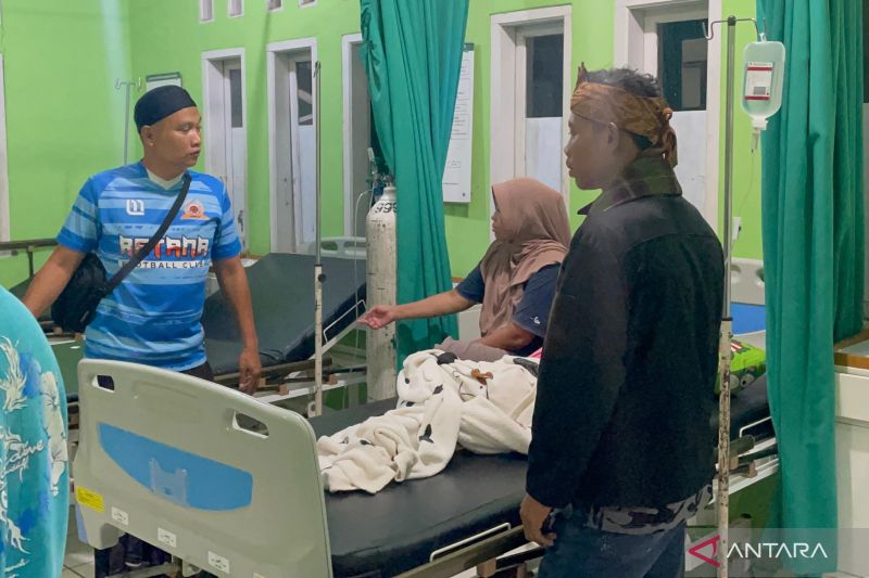 Dinkes Cianjur tambah tenaga kesehatan tangani 71 warga keracunan