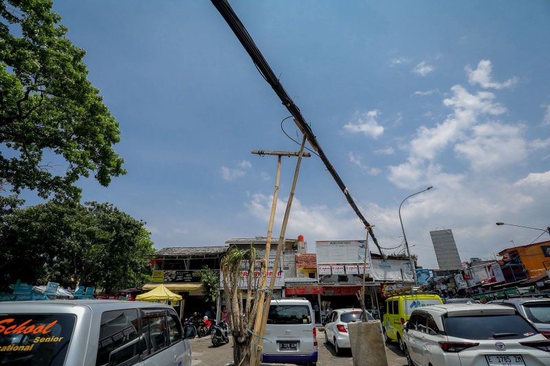 Pemkot Bandung targetkan 3 ruas jalan bebas kabel udara tahun ini