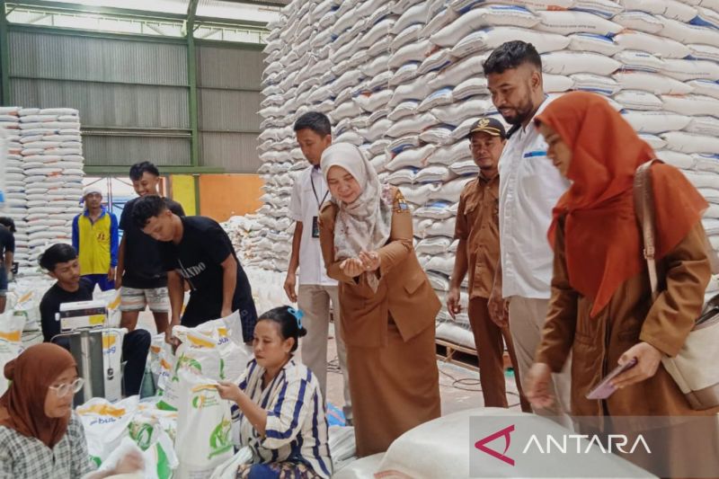 Kota Cirebon mulai salurkan bantuan pangan beras untuk 38.867 KPM