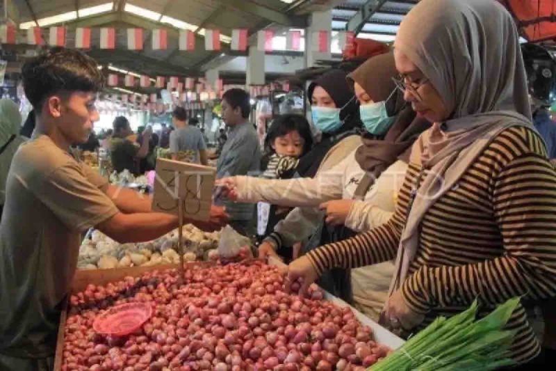 Harga pangan naik: Bawang merah di harga Rp28.760/kg