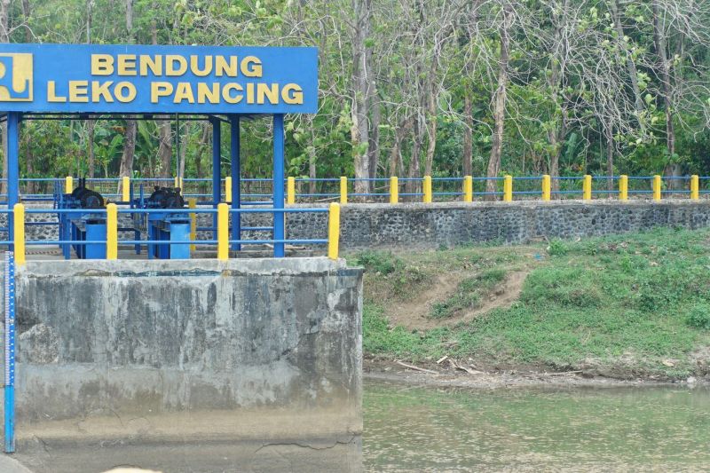 Debit air Bendung Leko Pancing turun drastis