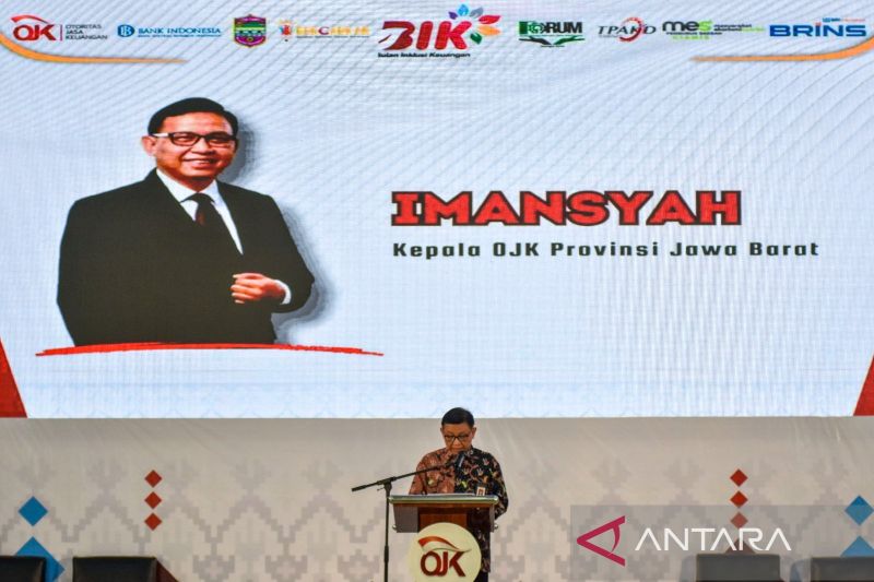 OJK Jabar mengedukasi masyarakat agar cerdas mengakses pinjaman daring