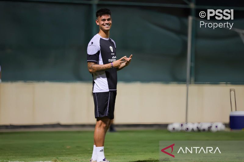 Mees Hilgers menikmati latihan perdana bersama timnas Indonesia