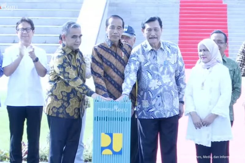 Presiden Jokowi meresmikan Istana Negara di IKN