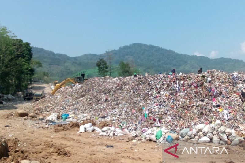 Cianjur targetkan pembangunan TPST tuntas akhir tahun