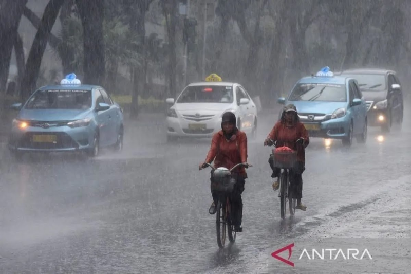 Senin, Bandung dan sebagian besar kota Indonesia hujan ringan