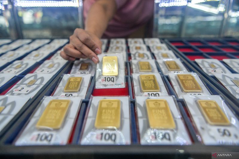 Emas Antam menurun Rp6.000 menjadi Rp1,515 juta per gram