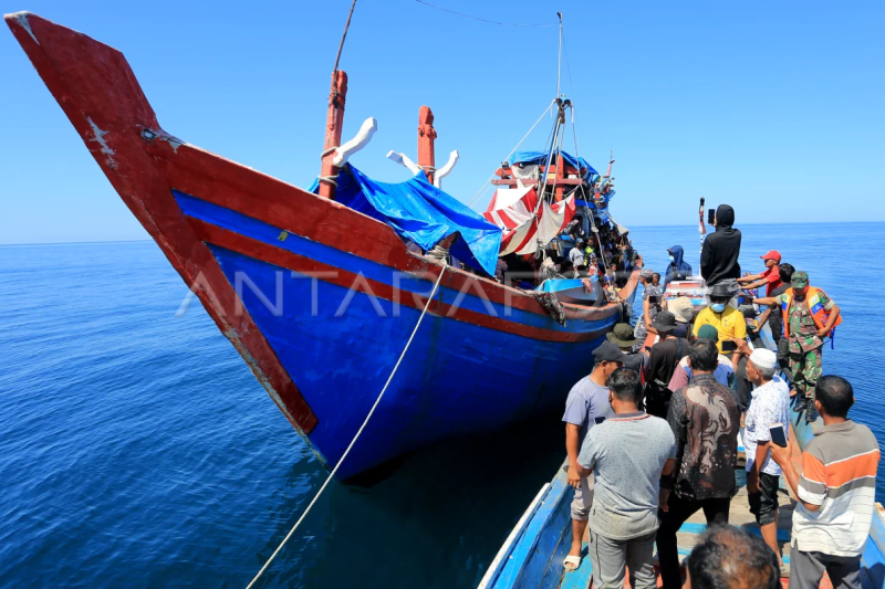 Imigran Rohingya masih di perairan Aceh Selatan