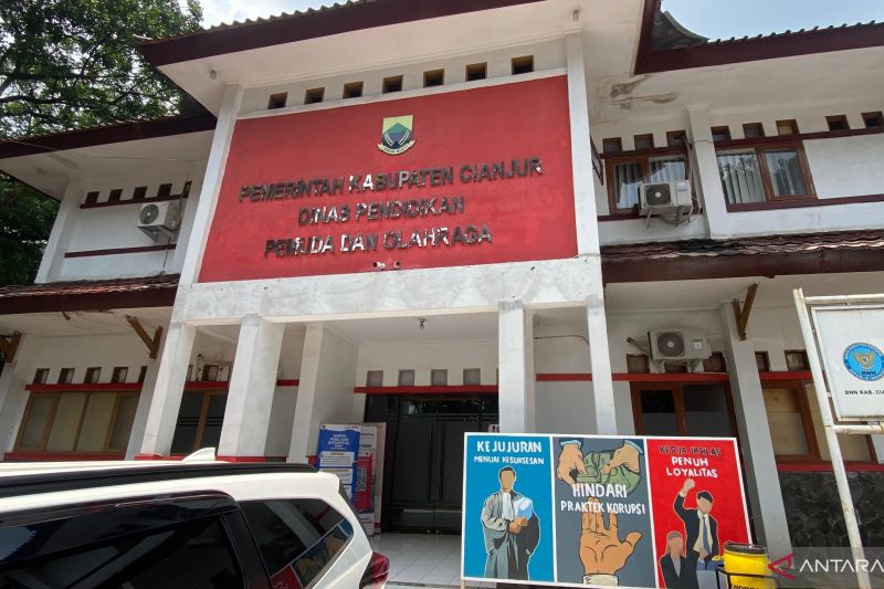 Disdikpora Cianjur larang siswa bawa ponsel ke sekolah