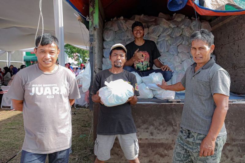 Pemkot Bandung mendistribusikan 3.446 paket sembako murah lewat Opadi