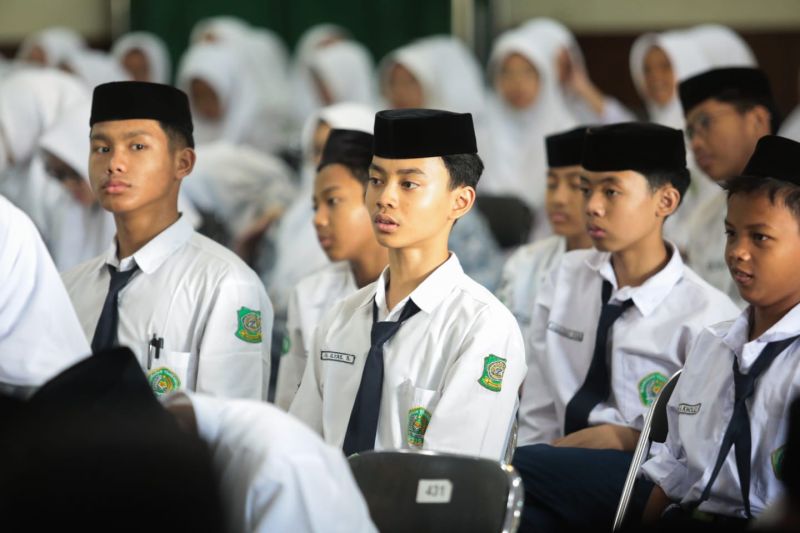 Pemkot Bandung kampanyekan anti perundungan dan kekerasan kepada 360 santri pesantren