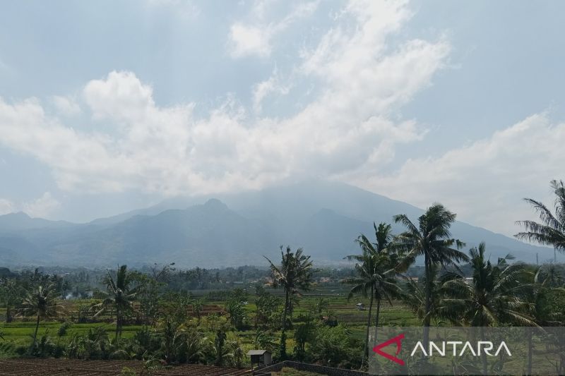 Jalur pendakian Gunung Ciremai ditutup sementara untuk pulihkan ekosistem