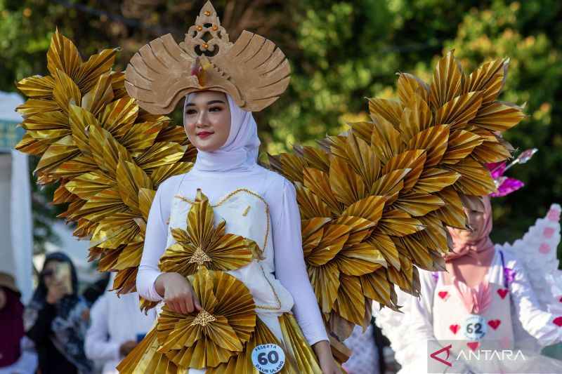 Karnaval Busana Daur Ulang di Banggai