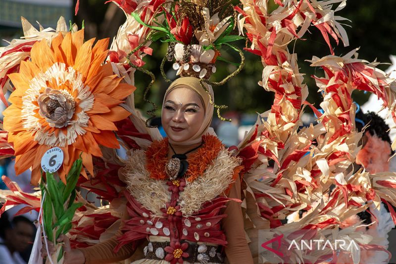 Karnaval busana daur ulang di Banggai