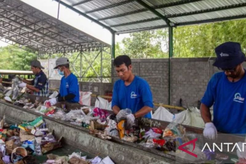 Anggota DPRD Jabar ajak pemda berdayakan ekonomi warga lewat pengelolaan sampah