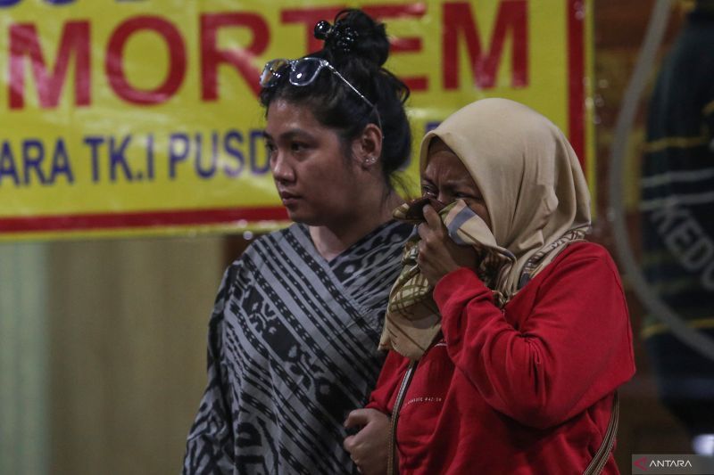 RS Polri mengumpulkan sampel jenazah korban kebakaran pabrik di Bekasi