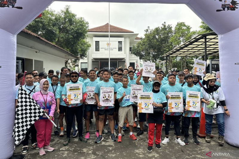 KPU Kota Bandung menyosialisasikan Pilkada 2024 melalui lari santai