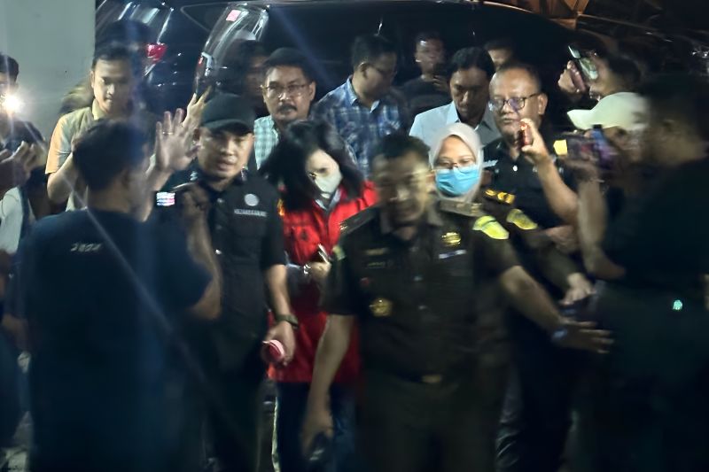 Hukum kemarin, ibu Ronald Tannur tersangka sampai peran Gunawan Sadbor