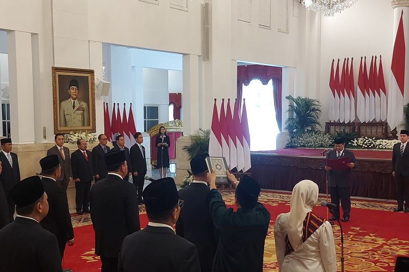 Presiden Prabowo angkat Iffa Rosita jadi komisioner KPU pengganti Hasyim