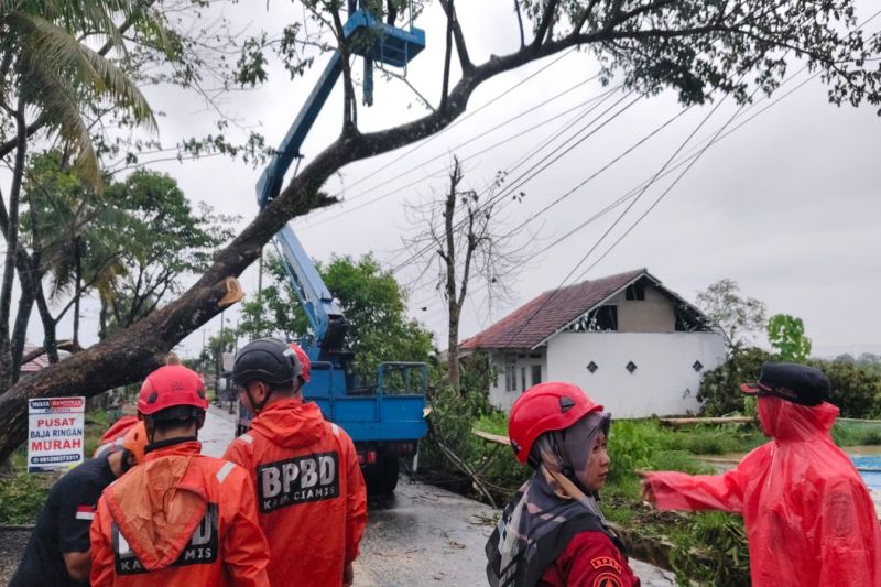 BPBD Ciamis menyiapkan bantuan untuk warga terdampak cuaca ekstrem