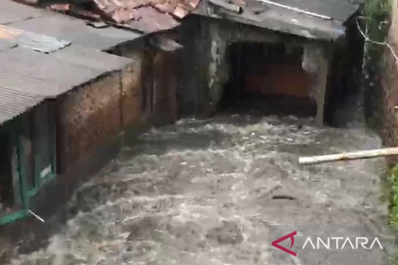 Lokasi terdampak bencana hidrometeorologi di Sukabumi jadi 66 titik