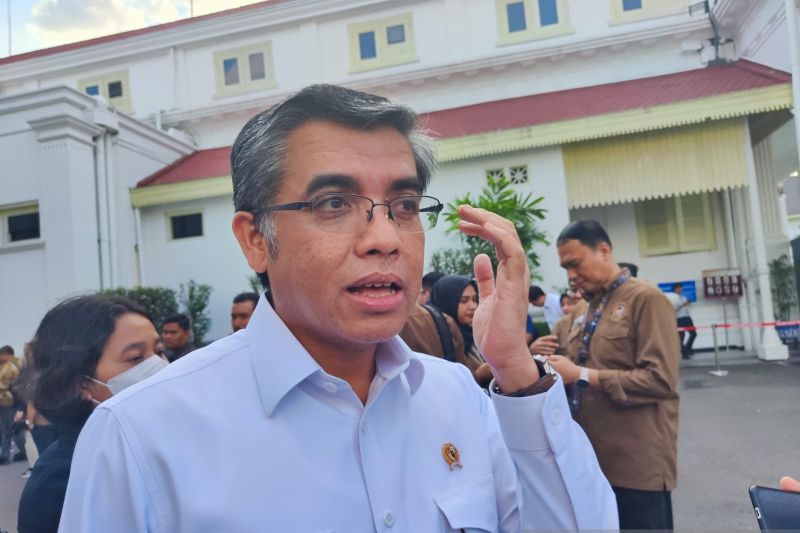 Menaker beri sinyal UMP 2025 dipastikan naik