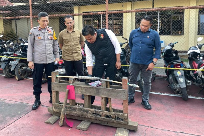 Polres Garut gerebek tempat perjudian tradisional adu muncang