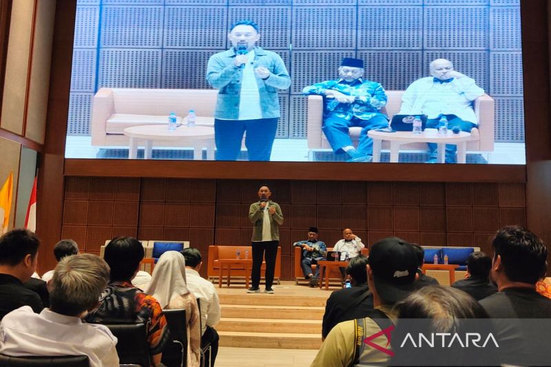 Ronal Surapradja tegaskan butuh regulasi daerah untuk lindungi guru dari kriminalisasi