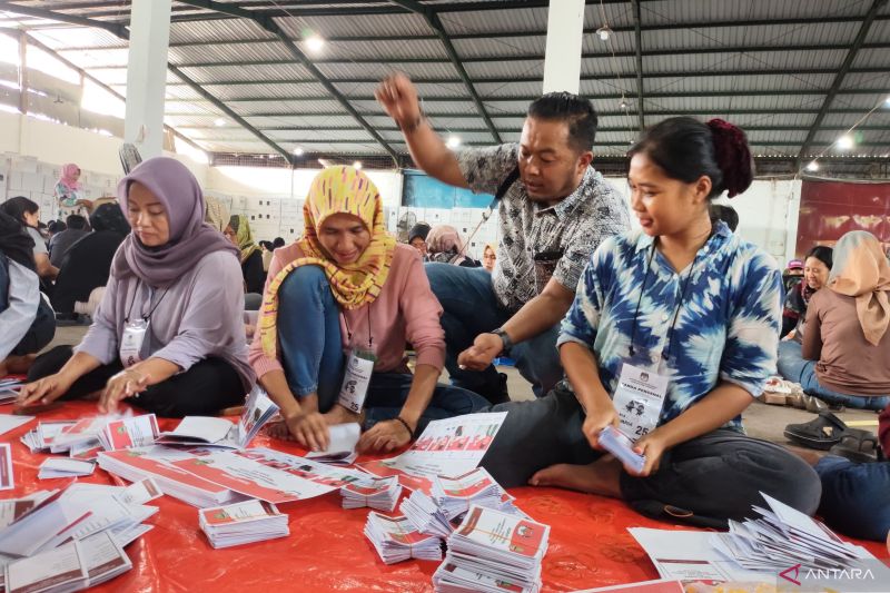 KPU Cianjur prioritaskan distribusi logistik pilkada ke wilayah selatan