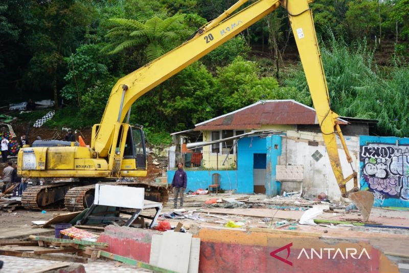 20 bangunan dibongkar pada penertiban tahap III Puncak
