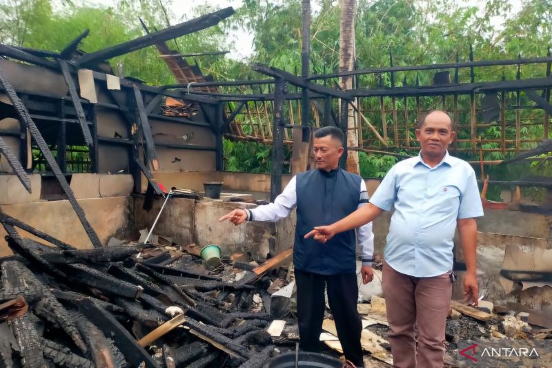 BPBD Kabupaten Bekasi bantu keluarga terdampak sambaran petir