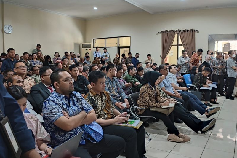 Ekonomi kemarin, pembangunan pipa hidrogen sampai nasib pekerja Sritex