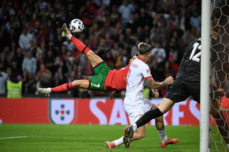 Ronaldo cetak 2 gol saat Portugal cukur Polandia 5-1