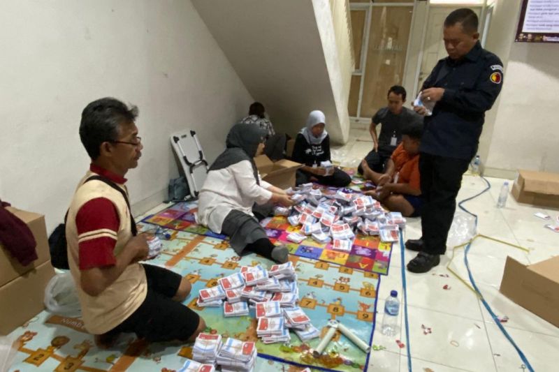 KPU Tasikmalaya ajukan tambahan surat suara pilkada yang kurang