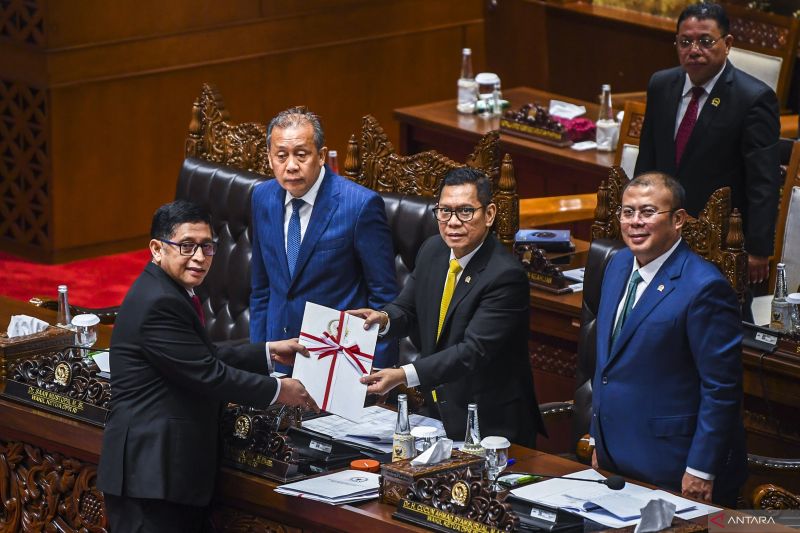 Rapat Paripurna DPR menyetujui revisi UU DKJ jadi undang-undang