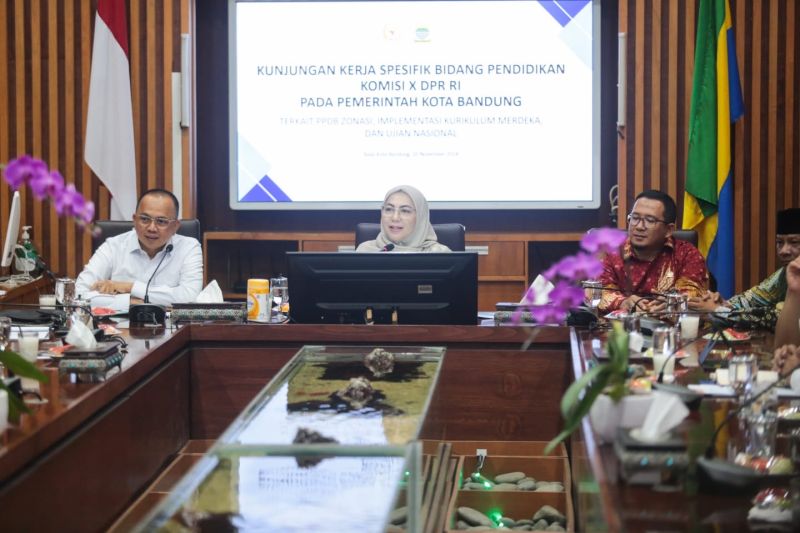 Pemkot Bandung bersama DPR bahas bidang pendidikan