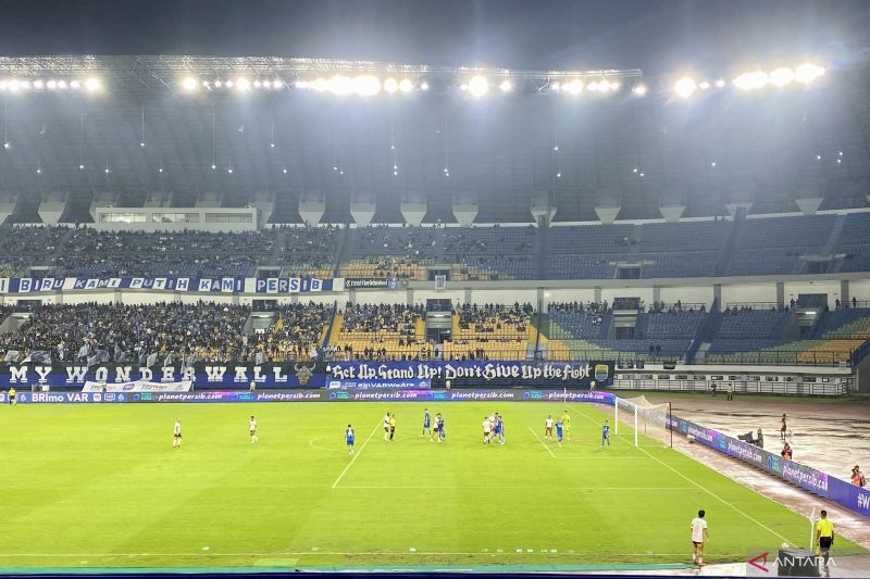 Persib Bandung taklukkan Borneo FC 1-0 di Stadion GBLA