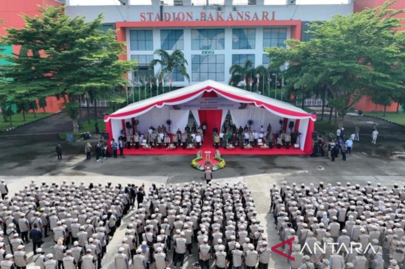 Bawaslu Jawa Barat apel siaga masa tenang pilkada di Stadion Pakansari Cibinong