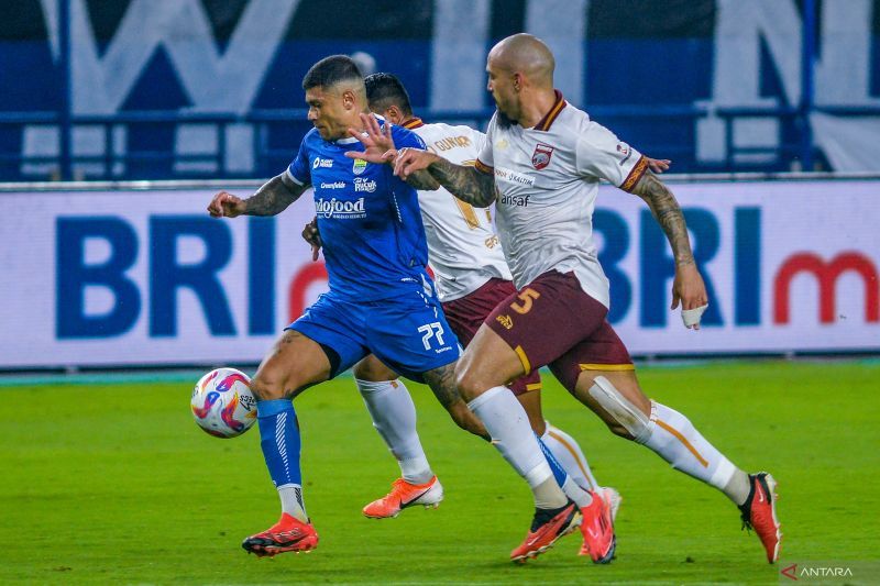 Susunan pemain Persib Bandung vs Borneo FC