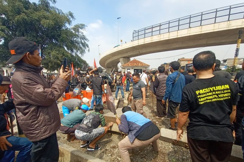 KAI Bandung sayangkan pembongkaran penutup permanen perlintasan Ciroyom