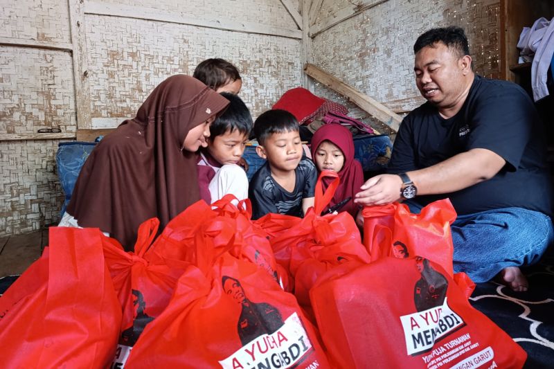 Pj Bupati Garut siapkan bantuan berkelanjutan untuk anak SD penopang keluarga