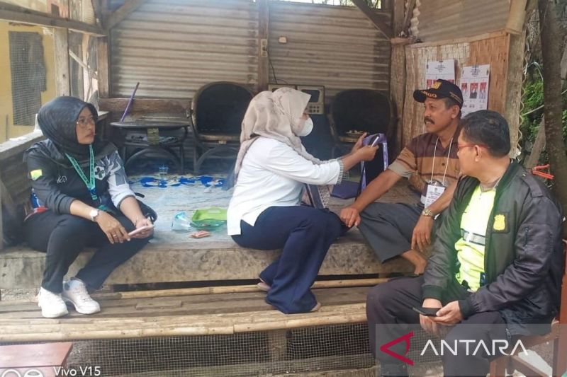 Dinkes Cianjur sebar tenaga kesehatan beri layanan kepada petugas TPS