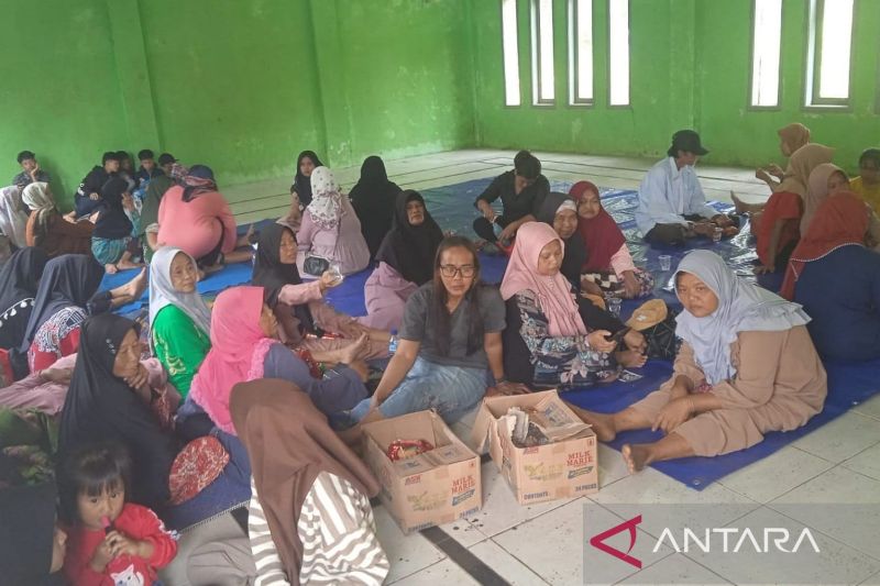 BPBD Cianjur minta warga terdampak pergerakan tanah waspada dan segera mengungsi