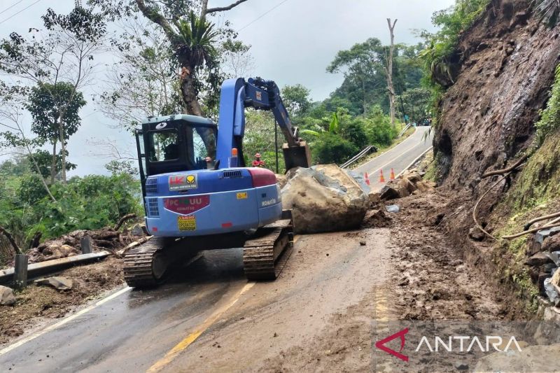 Pemkab Cianjur siagakan alat berat guna penanganan cepat bencana alam