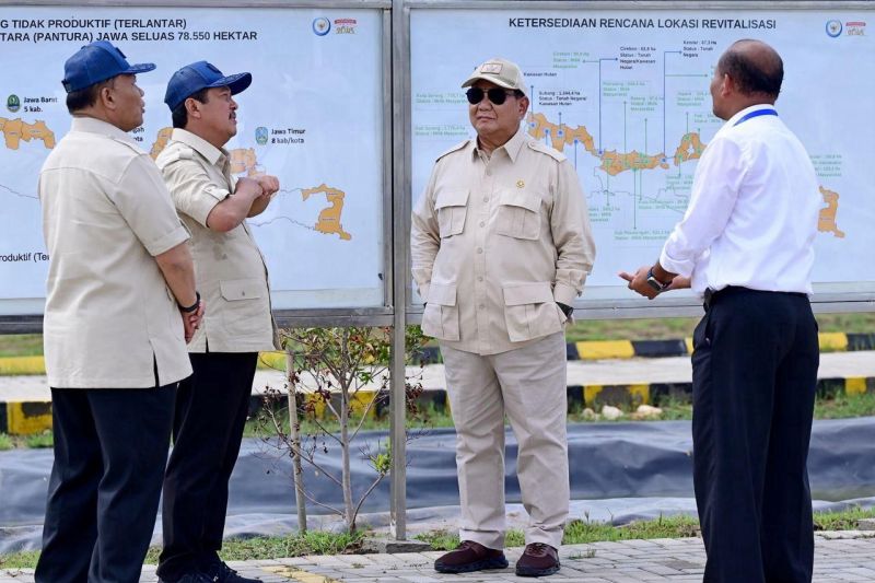 Prabowo lakukan penebaran benih ikan nila salin di Karawang