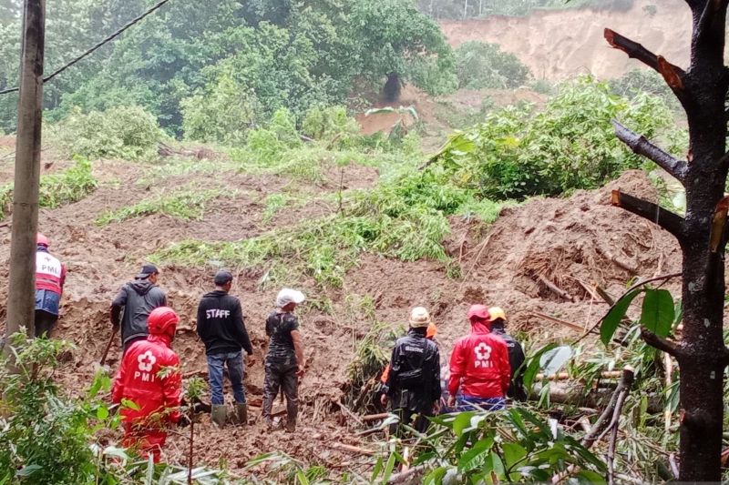 Bencana hidrometeorologi di Kabupaten Sukabumi meluas ke 30 kecamatan