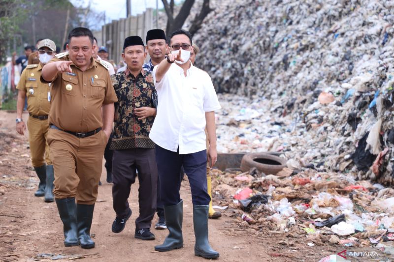 Pemkab Bekasi menganggarkan Rp105 miliar tata TPA Burangkeng