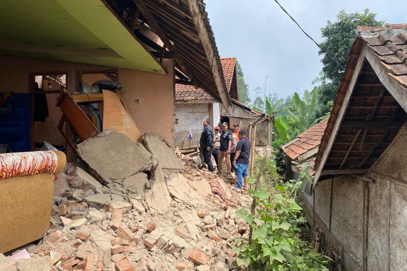 BPBD Garut mengkaji tingkat kerusakan rumah warga terdampak gempa